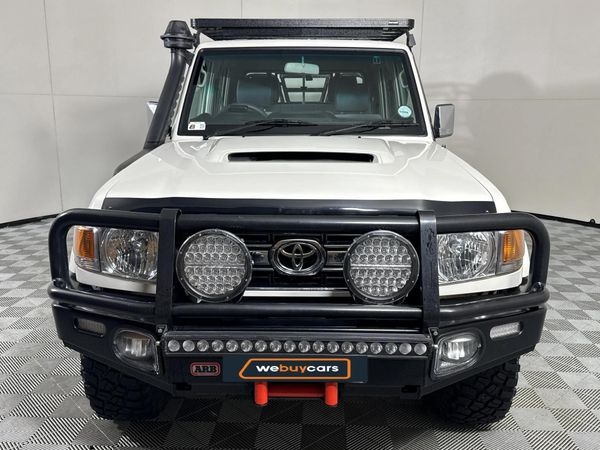 2019-Toyota-Land-Cruiser-79-45-D-Double-Cab image:14