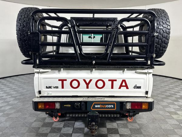 2019-Toyota-Land-Cruiser-79-45-D-Double-Cab image:17
