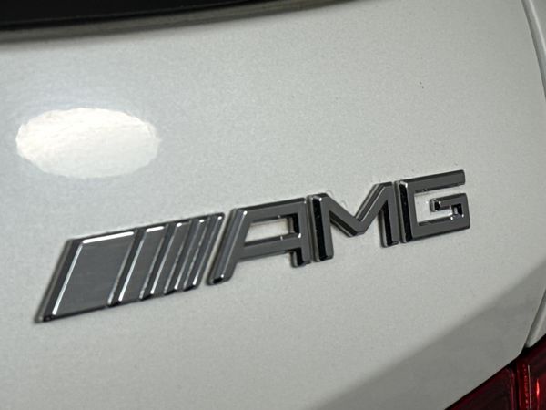 2015-Mercedes-AMG-ML-63-AMG image:11