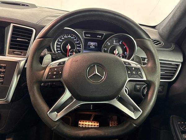 2015-Mercedes-AMG-ML-63-AMG image:12