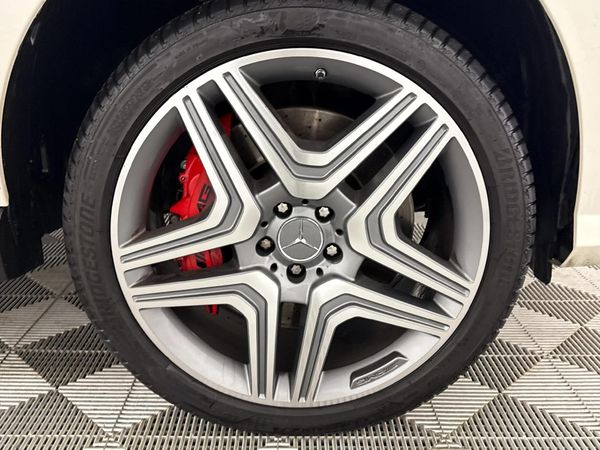 2015-Mercedes-AMG-ML-63-AMG image:5