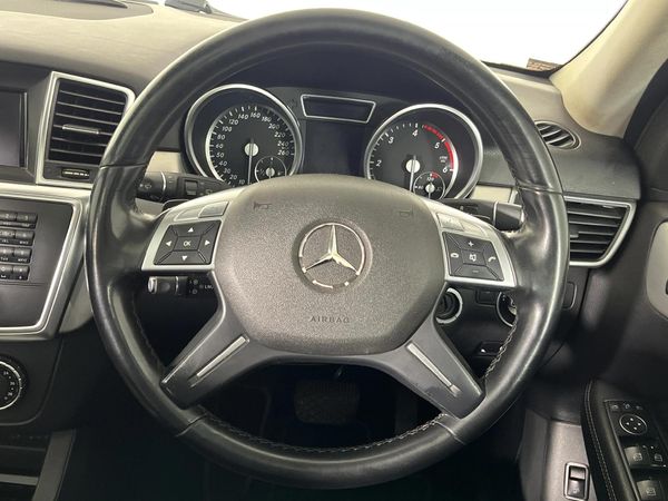 2013-Mercedes-Benz-ML-350-Bluetec image:10