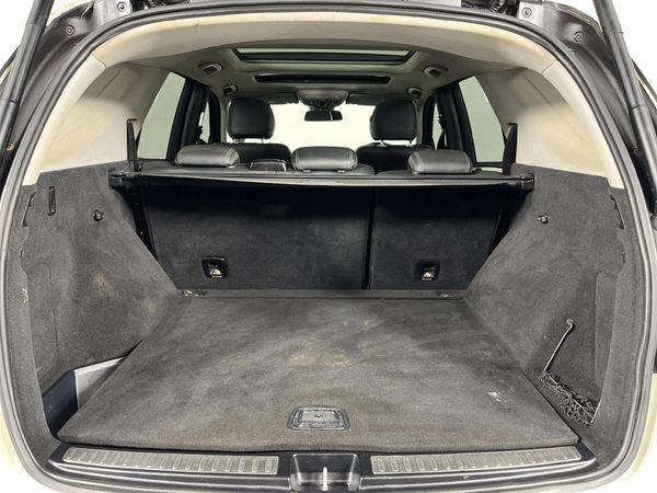 2013-Mercedes-Benz-ML-350-Bluetec image:12