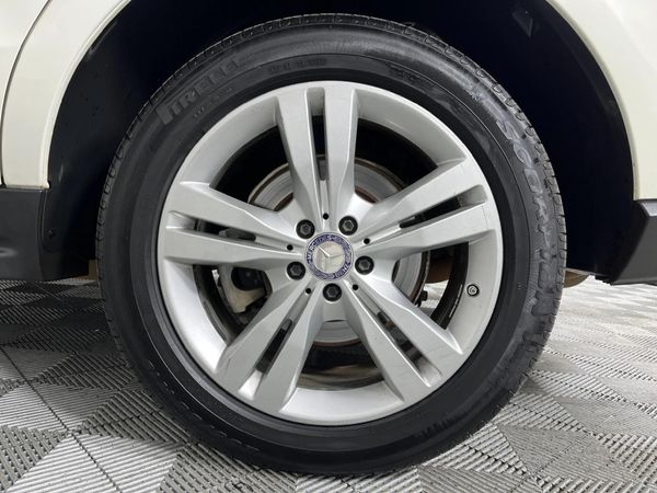 2013-Mercedes-Benz-ML-350-Bluetec image:6