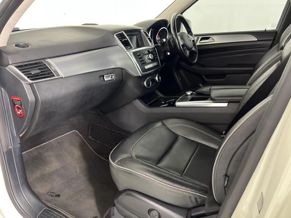 2013-Mercedes-Benz-ML-350-Bluetec image:8