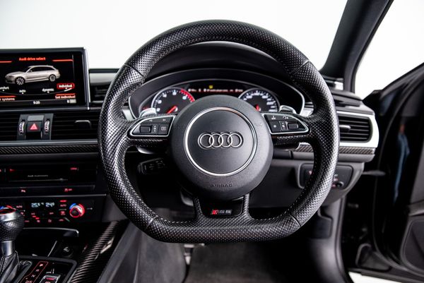 2015-Audi-RS6-Avant-quattro image:11