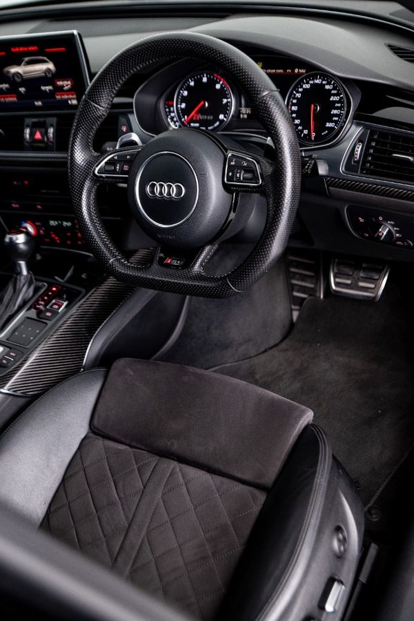 2015-Audi-RS6-Avant-quattro image:12