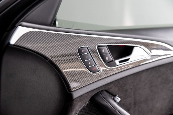 2015-Audi-RS6-Avant-quattro image:15