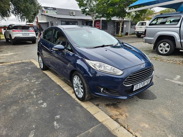 2013-Ford-Fiesta-10-EcoBoost-Titanium-5-dr image:3