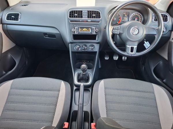2012-Volkswagen-Polo-16-Cross-5-dr image:7