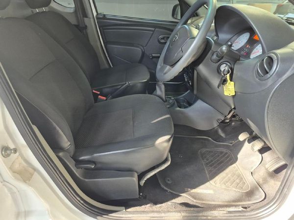 2022-Nissan-NP200-16-AC-Safety-Pack image:19