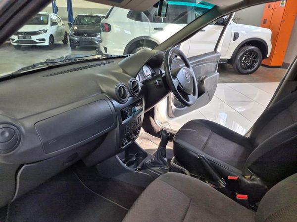 2022-Nissan-NP200-16-AC-Safety-Pack image:23