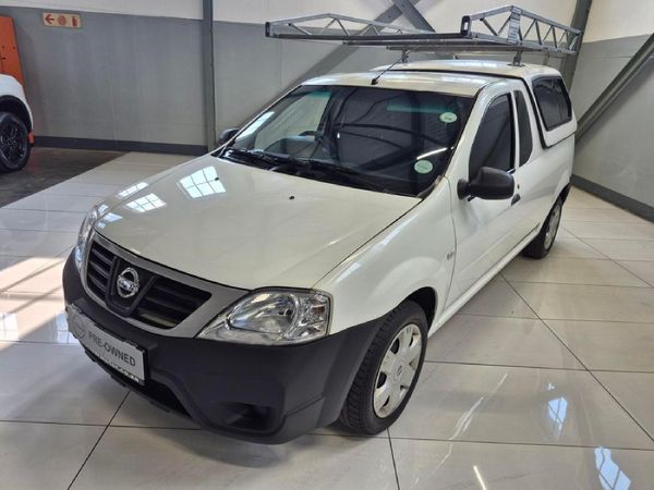 2022-Nissan-NP200-16-AC-Safety-Pack image:3