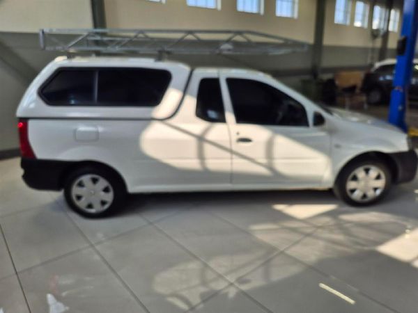 2022-Nissan-NP200-16-AC-Safety-Pack image:8