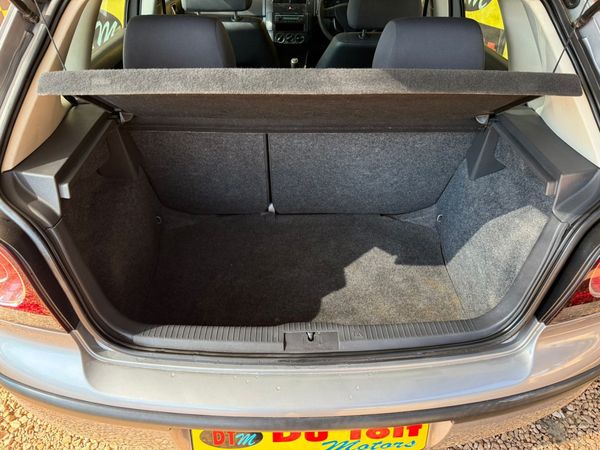 2008-Volkswagen-Polo-14-Trendline image:13