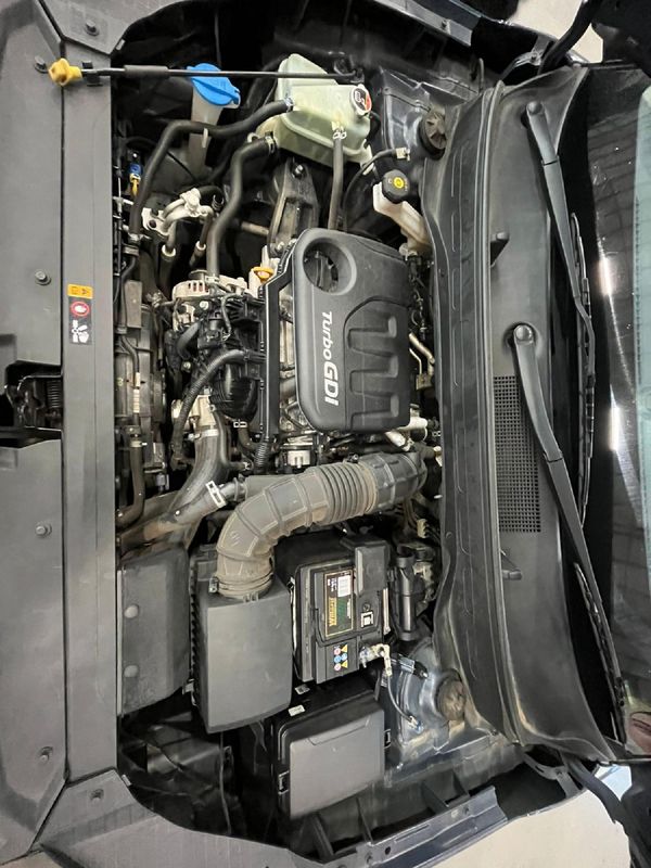 2021-Hyundai-Venue-10-TGDI-Fluid image:9