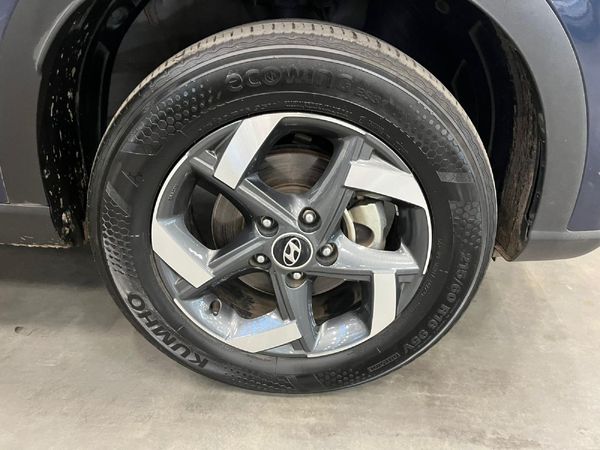 2021-Hyundai-Venue-10-TGDI-Fluid image:8