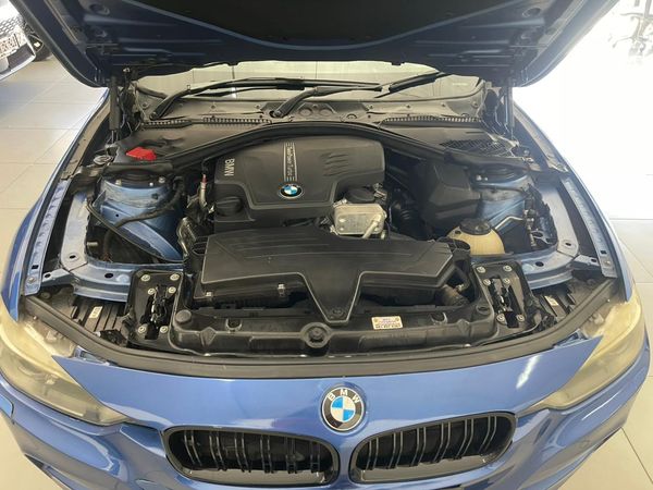 2014-BMW-3-Series-320i-M-Sport-Auto image:10