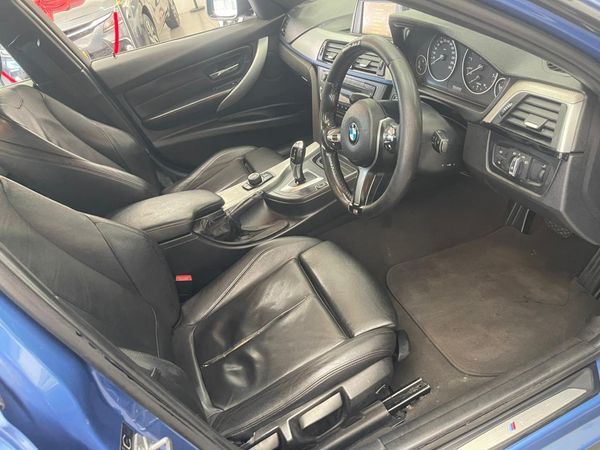 2014-BMW-3-Series-320i-M-Sport-Auto image:4