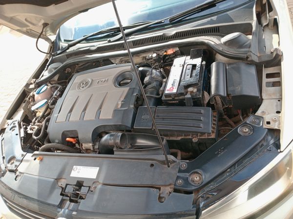 2011-Volkswagen-Jetta-VI-20-TDI-Highline image:11