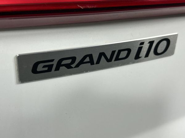 2024-Hyundai-Grand-i10-12-Fluid-Sedan image:11