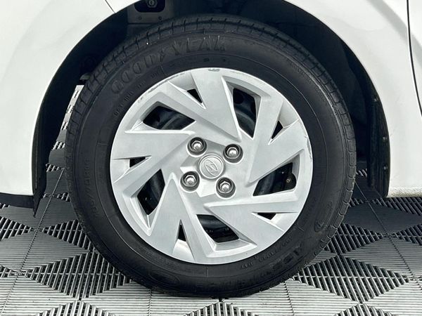 2024-Hyundai-Grand-i10-12-Fluid-Sedan image:4