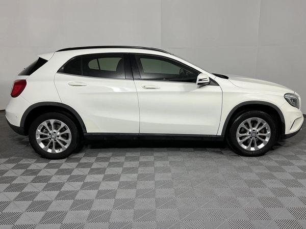 2016-Mercedes-Benz-GLA-220-CDI-Auto-4Matic image:16