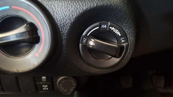 2022-Toyota-Hilux-24-GD-6-SR-4x4-Double-Cab image:17