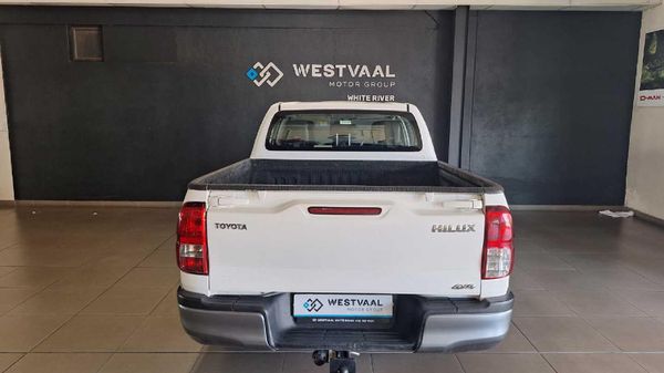 2022-Toyota-Hilux-24-GD-6-SR-4x4-Double-Cab image:5