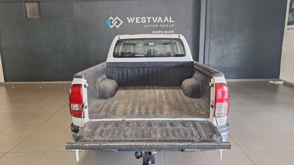 2022-Toyota-Hilux-24-GD-6-SR-4x4-Double-Cab image:6