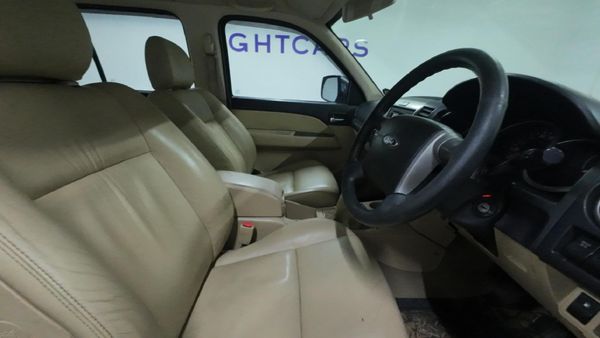2012-Ford-Everest-30-TDCi-XLT image:9