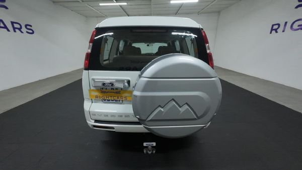 2012-Ford-Everest-30-TDCi-XLT image:4