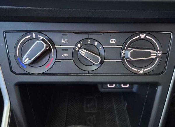 2022-Volkswagen-Polo-10-TSI-Life-Auto-DSG image:12