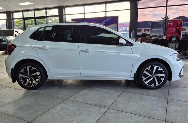 2022-Volkswagen-Polo-10-TSI-Life-Auto-DSG image:1