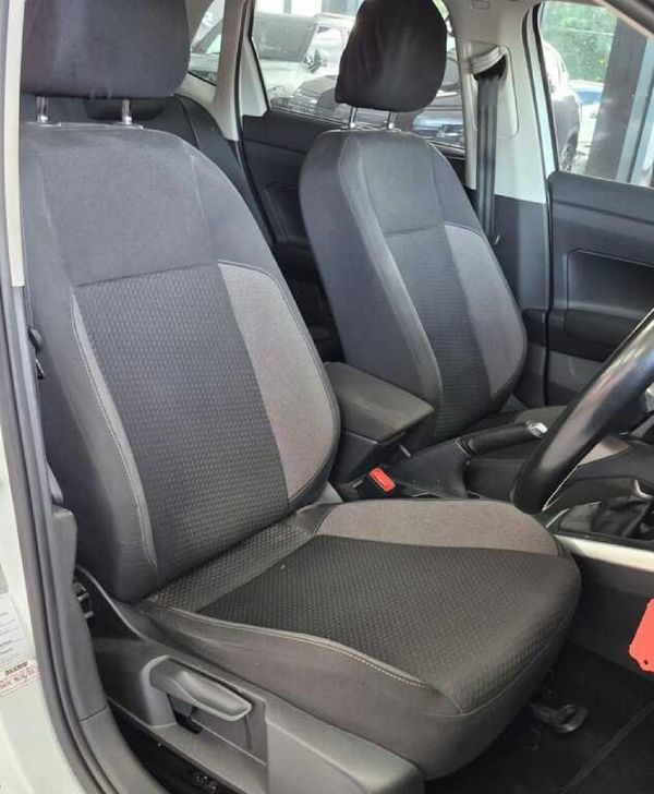 2022-Volkswagen-Polo-10-TSI-Life-Auto-DSG image:5