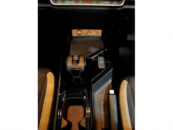2026-JMC-Vigus-25TD-4x4-Double-Cab-Auto image:10