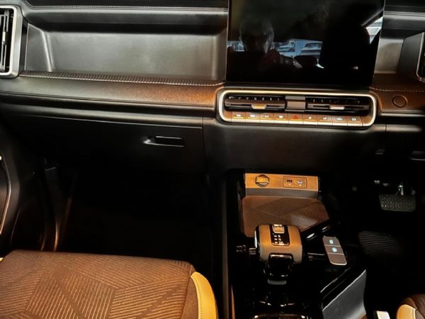 2026-JMC-Vigus-25TD-4x4-Double-Cab-Auto image:6