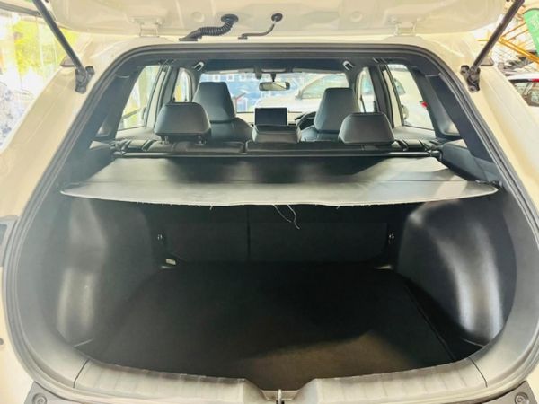 2025-Toyota-Corolla-Cross-18-XS image:24