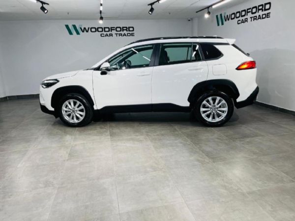 2025-Toyota-Corolla-Cross-18-XS image:2