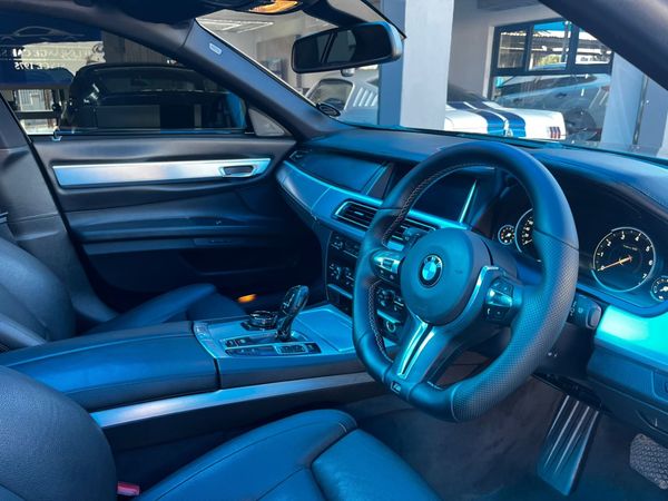 2015-BMW-7-Series-750Li-M-Sport image:9
