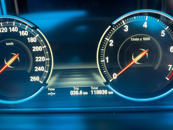 2015-BMW-7-Series-750Li-M-Sport image:14