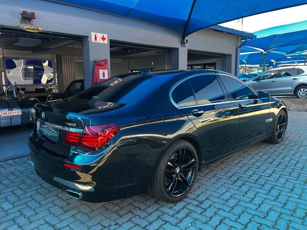 2015-BMW-7-Series-750Li-M-Sport image:4
