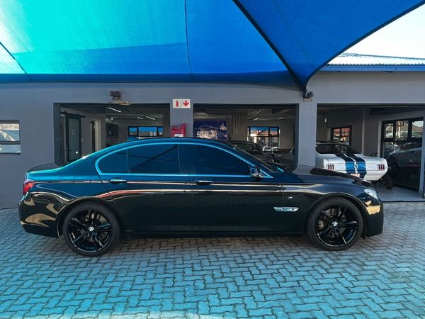 2015-BMW-7-Series-750Li-M-Sport image:7