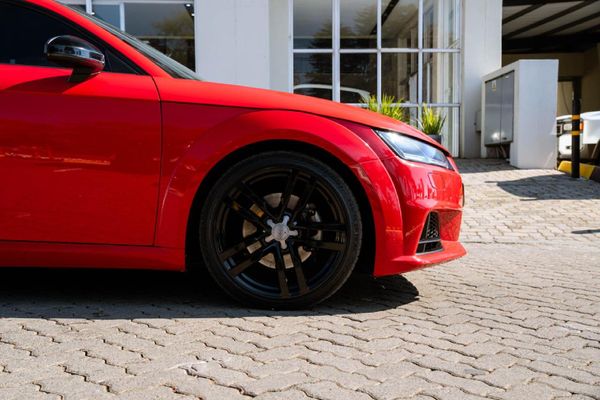 2015-Audi-TT-Coupe-20-TFSI-quattro-Auto image:27