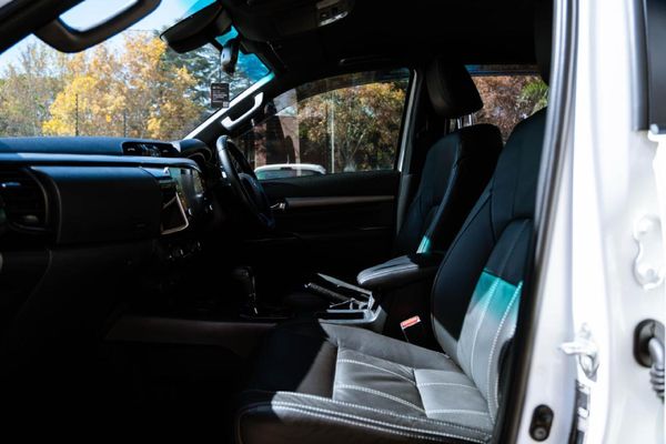 2022-Toyota-Hilux-28-GD-6-Raised-Body-Legend-4x4-Auto-Double-Cab image:11