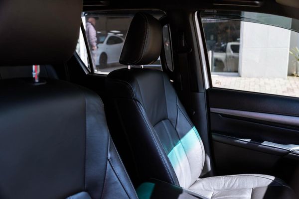 2022-Toyota-Hilux-28-GD-6-Raised-Body-Legend-4x4-Auto-Double-Cab image:6