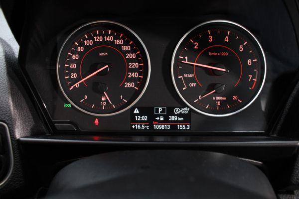 2016-BMW-2-Series-220i-Coupe-Sport-Auto image:9