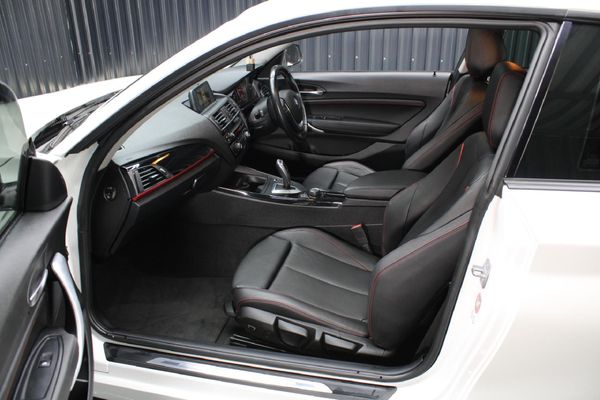 2016-BMW-2-Series-220i-Coupe-Sport-Auto image:14