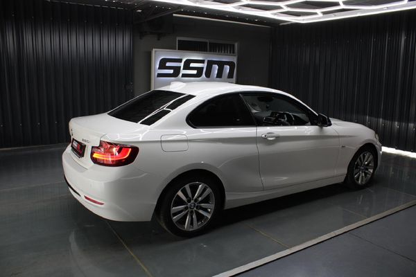 2016-BMW-2-Series-220i-Coupe-Sport-Auto image:3