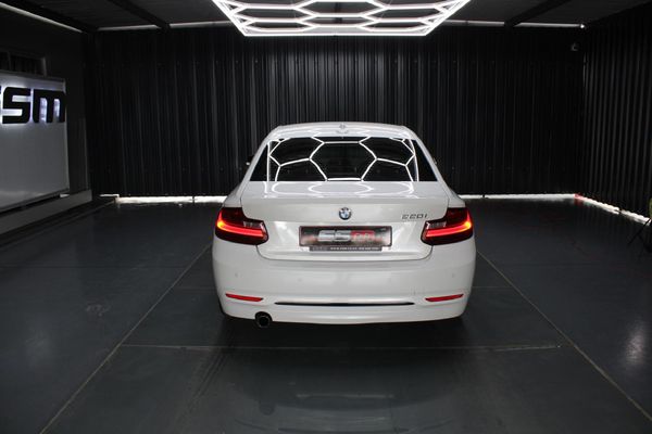 2016-BMW-2-Series-220i-Coupe-Sport-Auto image:4